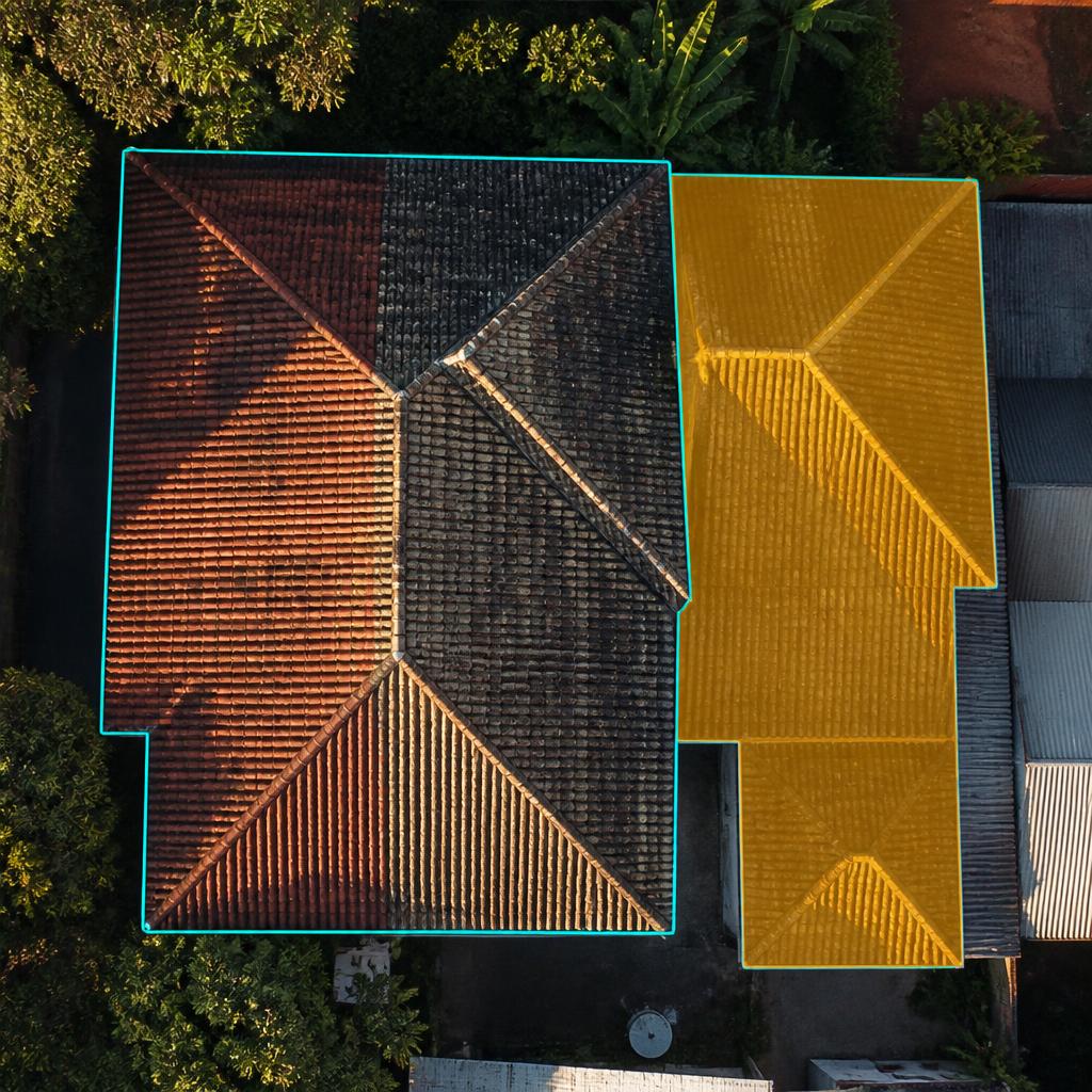 Imagem aérea mostrando casa ampliada