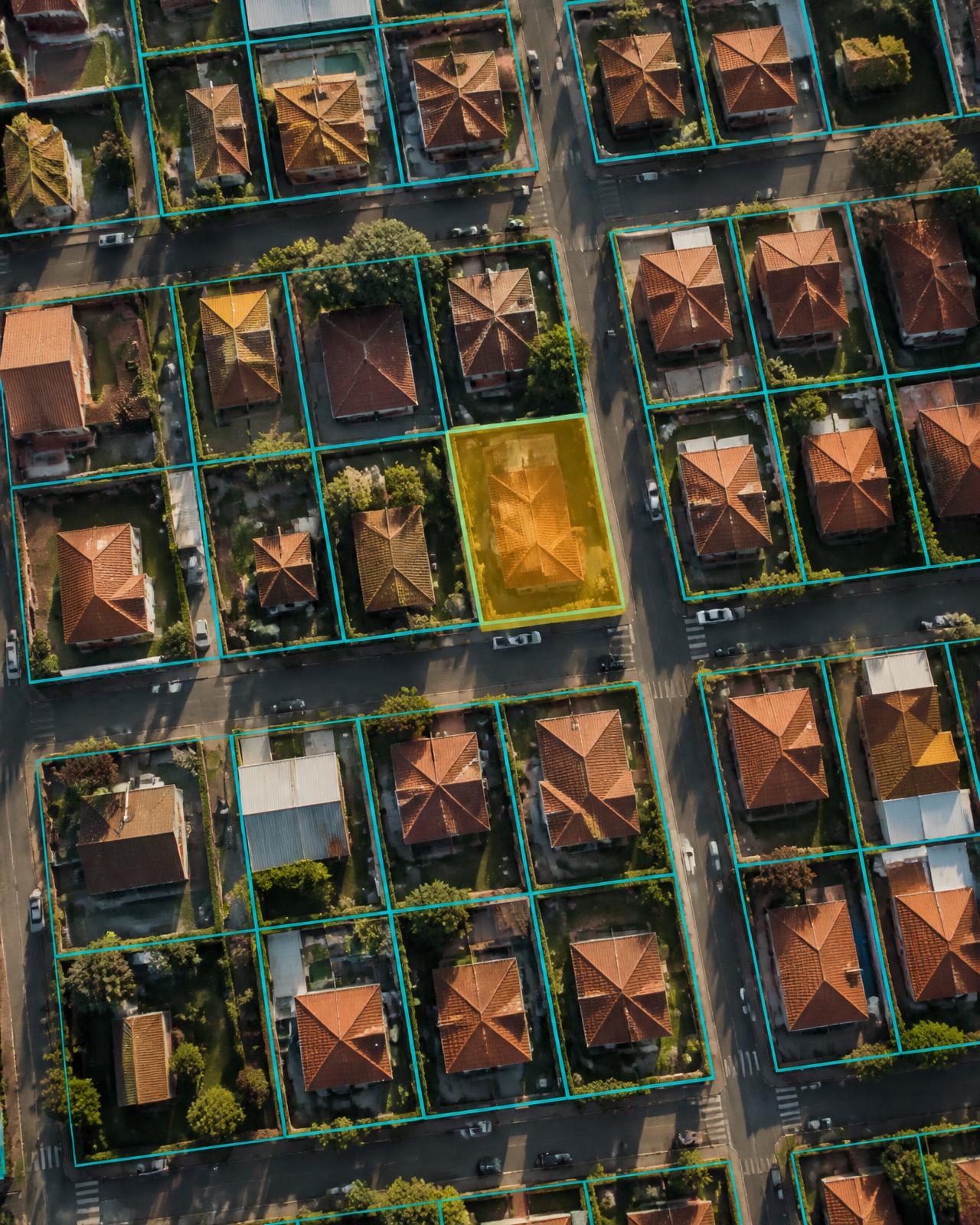 Vista aérea de lotes residenciais, cenário já tem cadastro